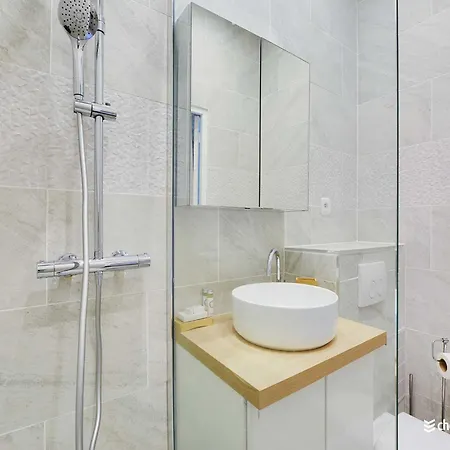 Apartment Chic In For Couple *