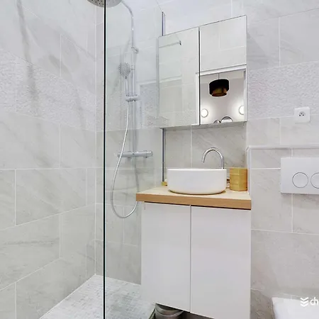 Chic In For Couple Appartement Parijs